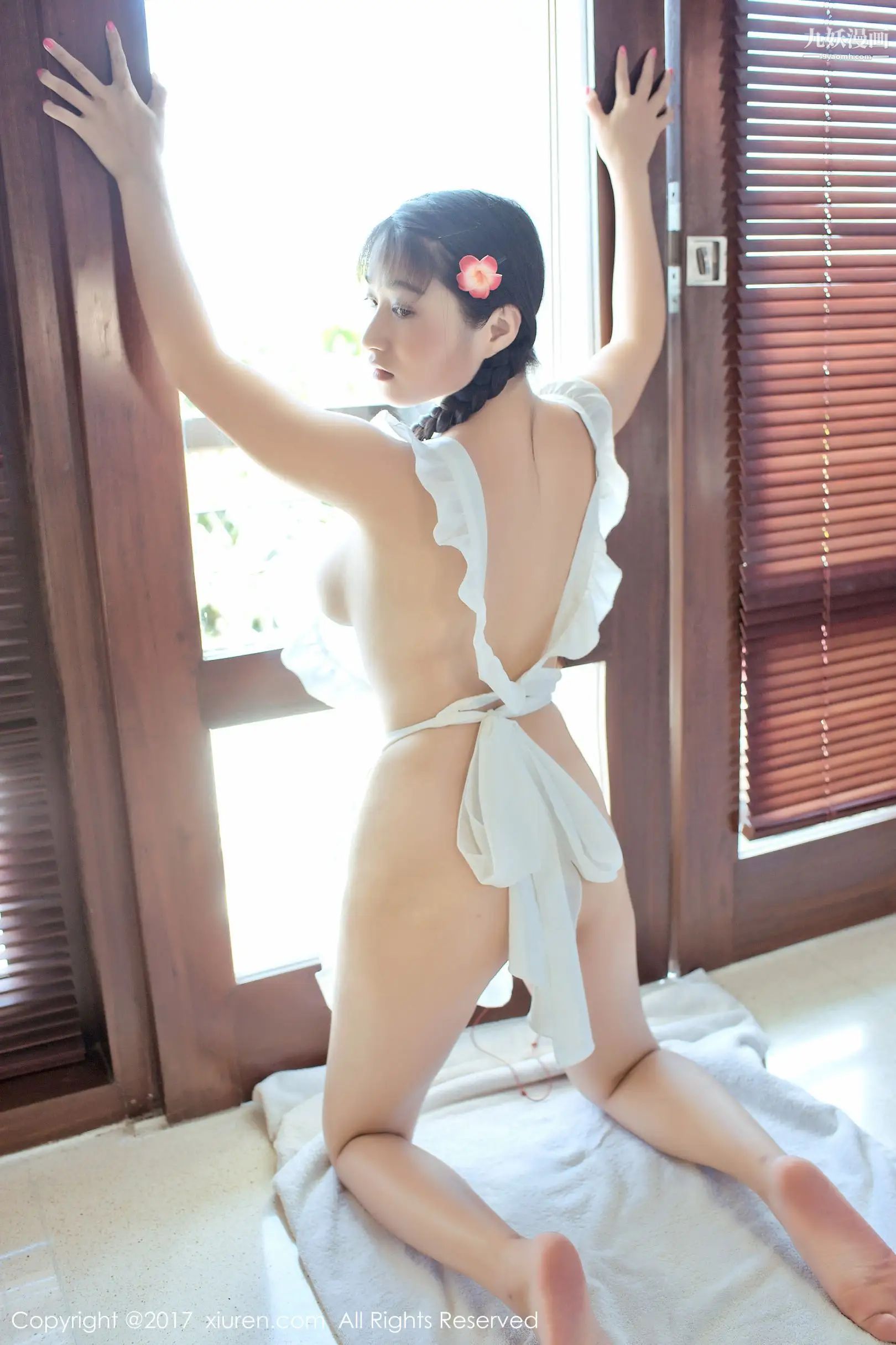 性感写真[真人集]99年纯天然童颜巨乳气质妹子缇娜美身材非常娇小，却拥有F杯丰满巨乳