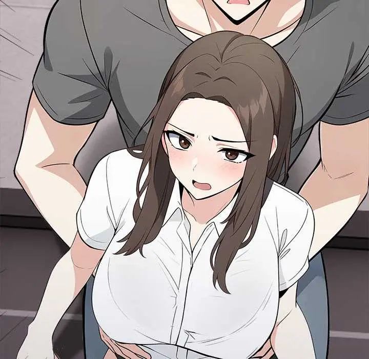 与爸爸的情妇共处一室第6話