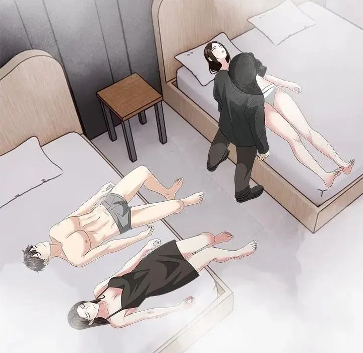 与爸爸的情妇共处一室第16話