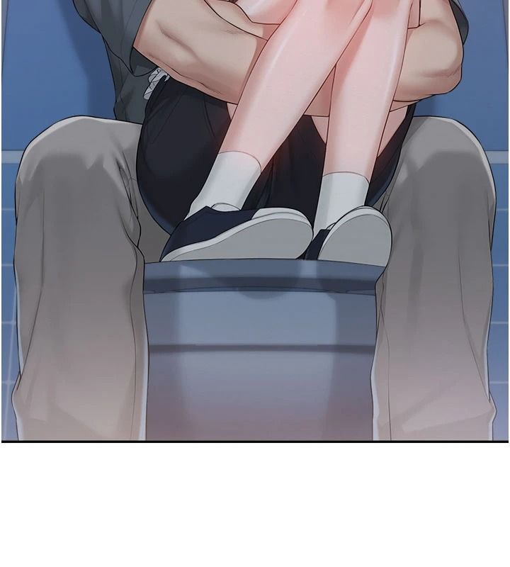 校园成人礼第57話-躲在男廁親密接觸